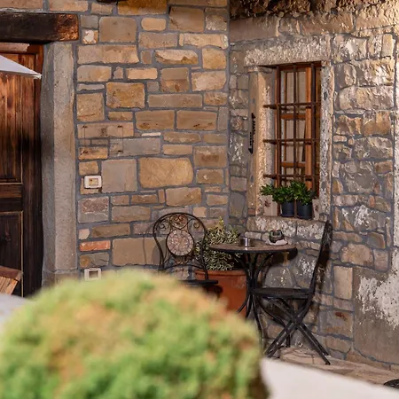 Wine House Rakar Podeželska hiša