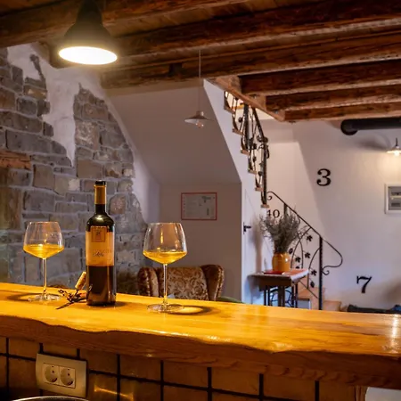 Wine House Rakar Podeželska hiša