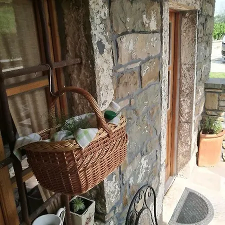 Podeželska hiša Wine House Rakar *