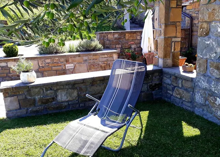 Летний дом Wine House Rakar Gracisce