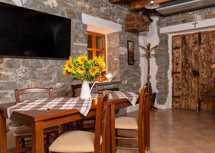 Wine House Rakar Летний дом