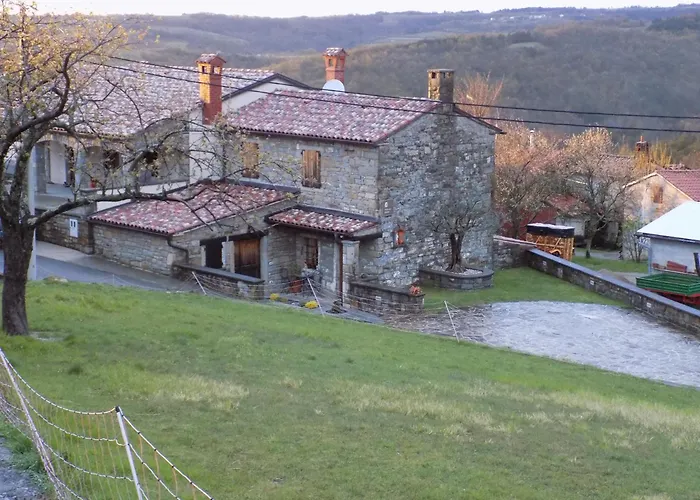 Летний дом Wine House Rakar *